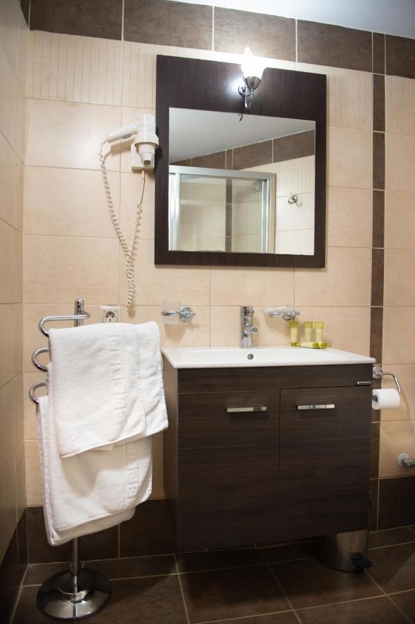 Premier Agrinio Heart Hotel 외부 사진