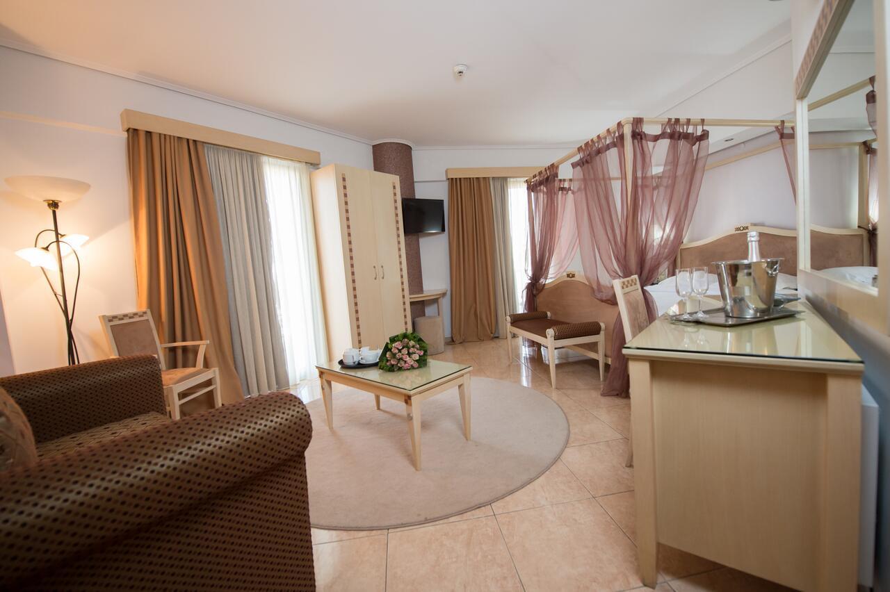 Premier Agrinio Heart Hotel 외부 사진