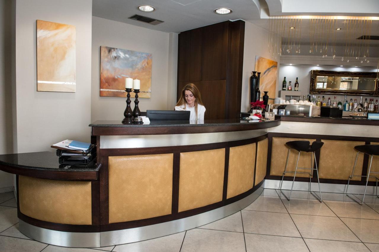 Premier Agrinio Heart Hotel 외부 사진